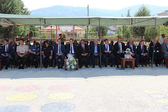 Dinar'da İlköğretim Haftası Kutlandı