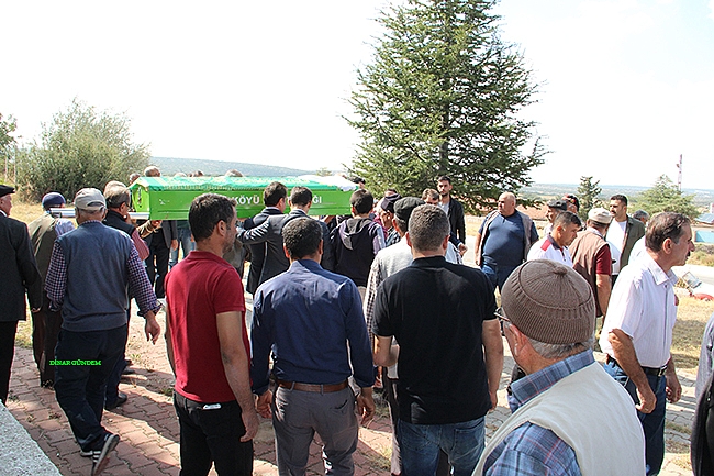 Dinar'da Şehit Annesi Yaşamını Yitirdi