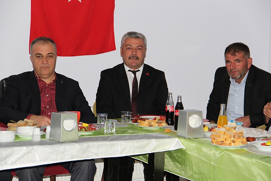Dinar Ziraat Odasından Muhtarlar Gününde Özel Yemekli Gece