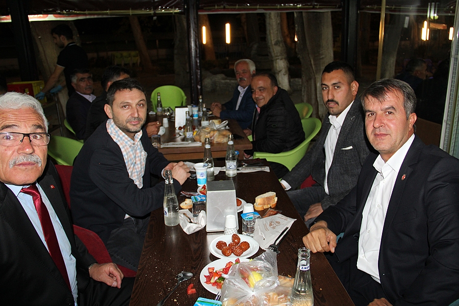 Dinar Ziraat Odasından Muhtarlar Gününde Özel Yemekli Gece