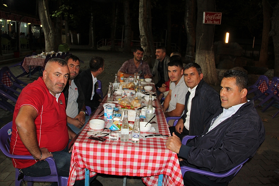 Dinar Ziraat Odasından Muhtarlar Gününde Özel Yemekli Gece