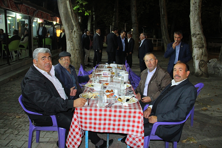Dinar Ziraat Odasından Muhtarlar Gününde Özel Yemekli Gece