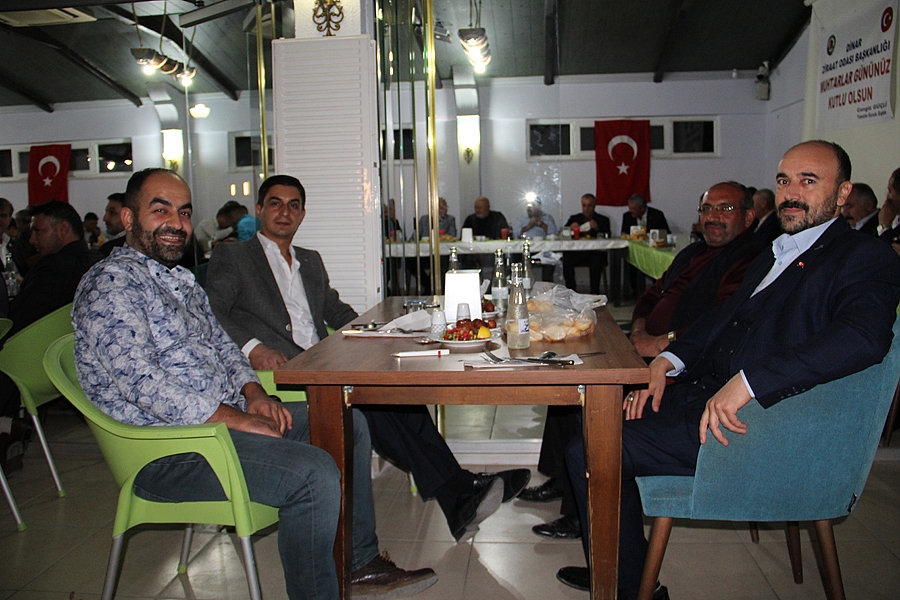 Dinar Ziraat Odasından Muhtarlar Gününde Özel Yemekli Gece