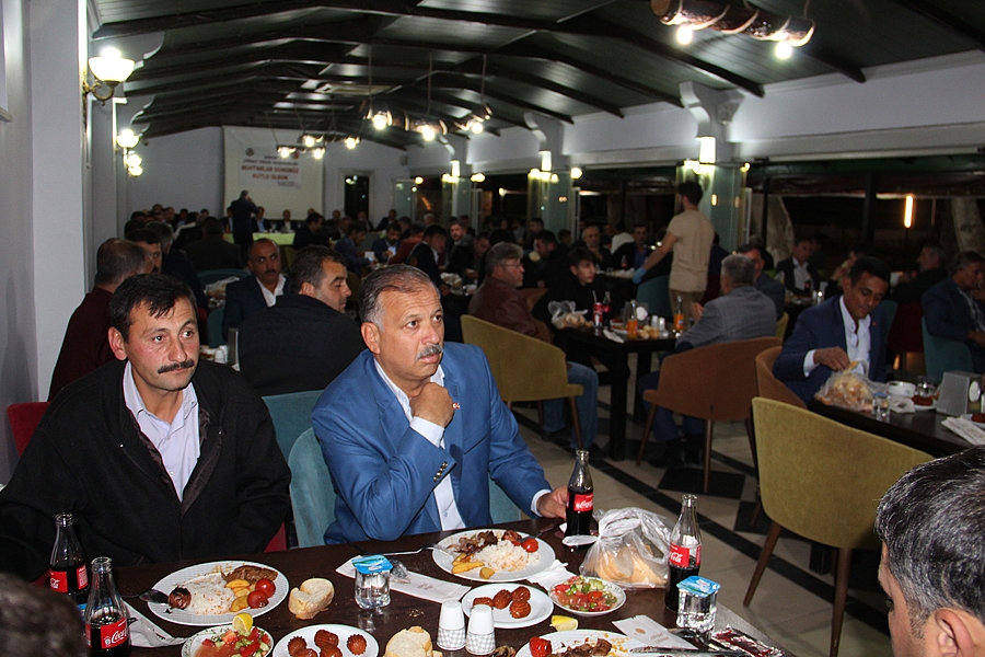 Dinar Ziraat Odasından Muhtarlar Gününde Özel Yemekli Gece