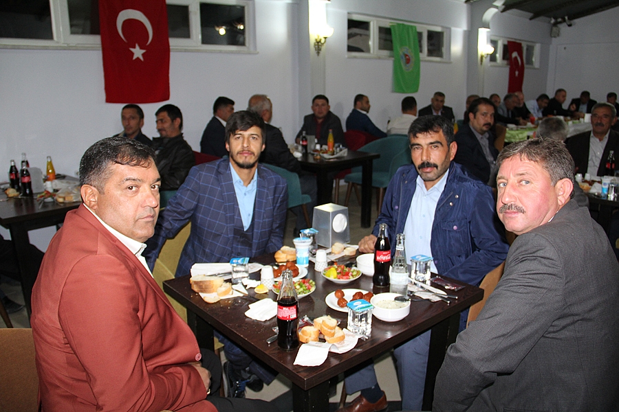 Dinar Ziraat Odasından Muhtarlar Gününde Özel Yemekli Gece