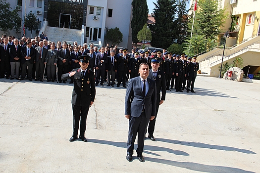 Dinar'da 29 Ekim Cumhuriyet Bayramı Çelenk Koyma Töreni