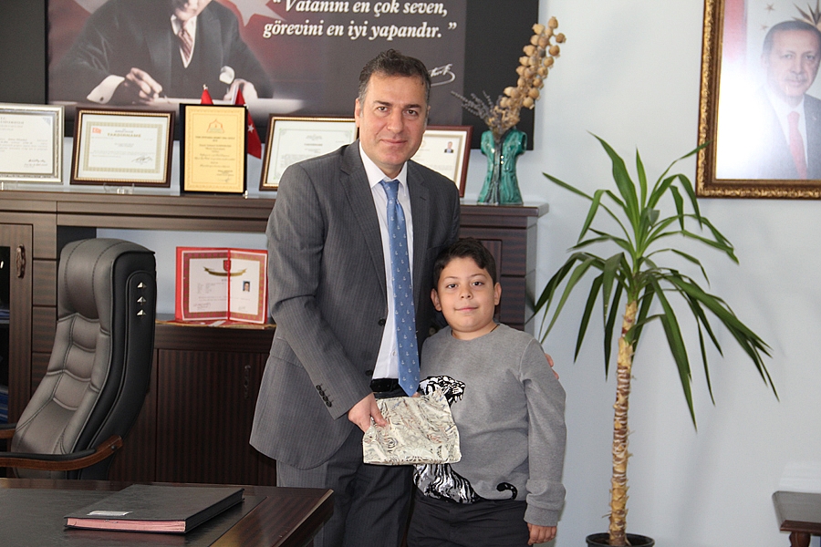 Kaymakam Kapankaya'dan Başarılı Öğrencilere Ödül