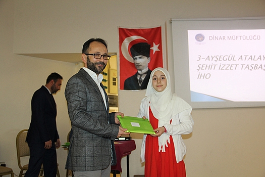 Dinar'da Mevlid-i Nebi, "Peygamberimiz ve Aile" konulu konferans Verildi 
