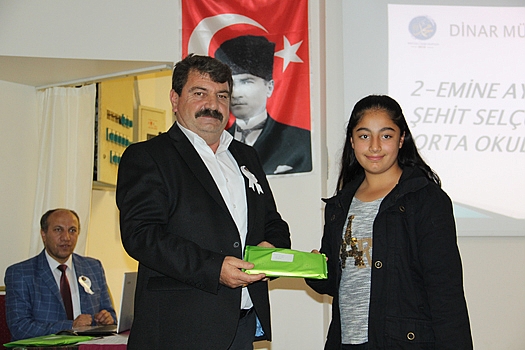 Dinar'da Mevlid-i Nebi, "Peygamberimiz ve Aile" konulu konferans Verildi 