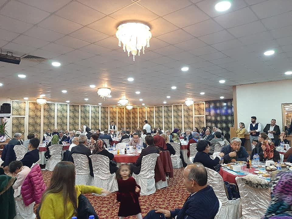 DEG-DER 726 Öğrenciye Burs Topladı