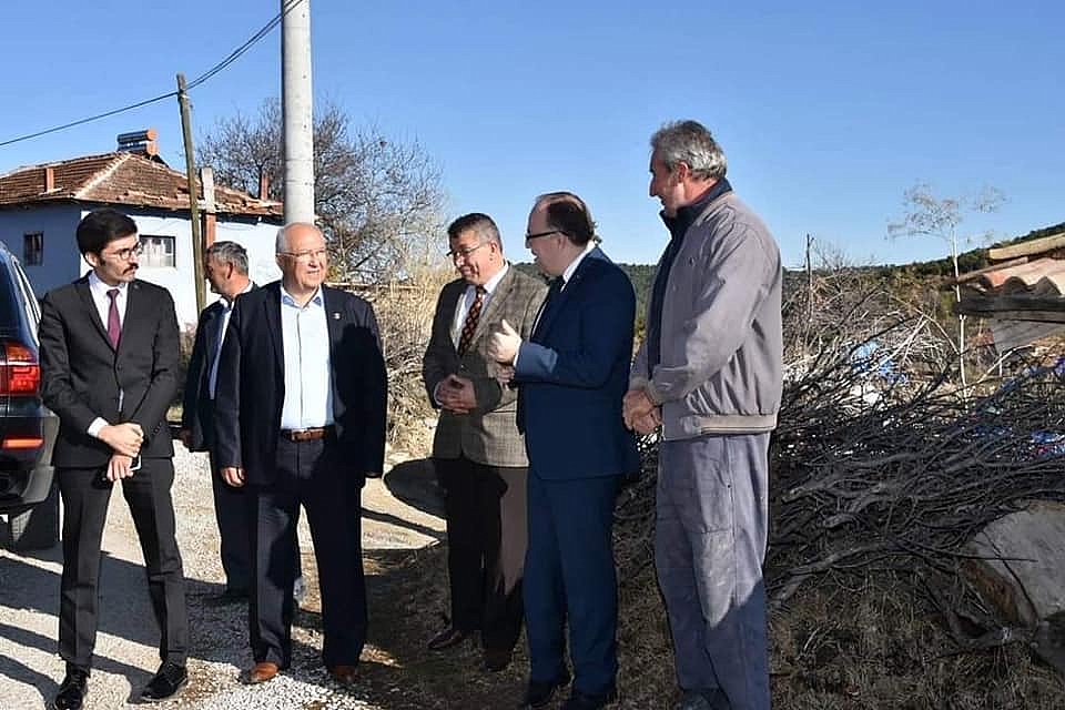Vali Tutulmaz Dazkırı ilçesi Köylerini Ziyaret Etti
