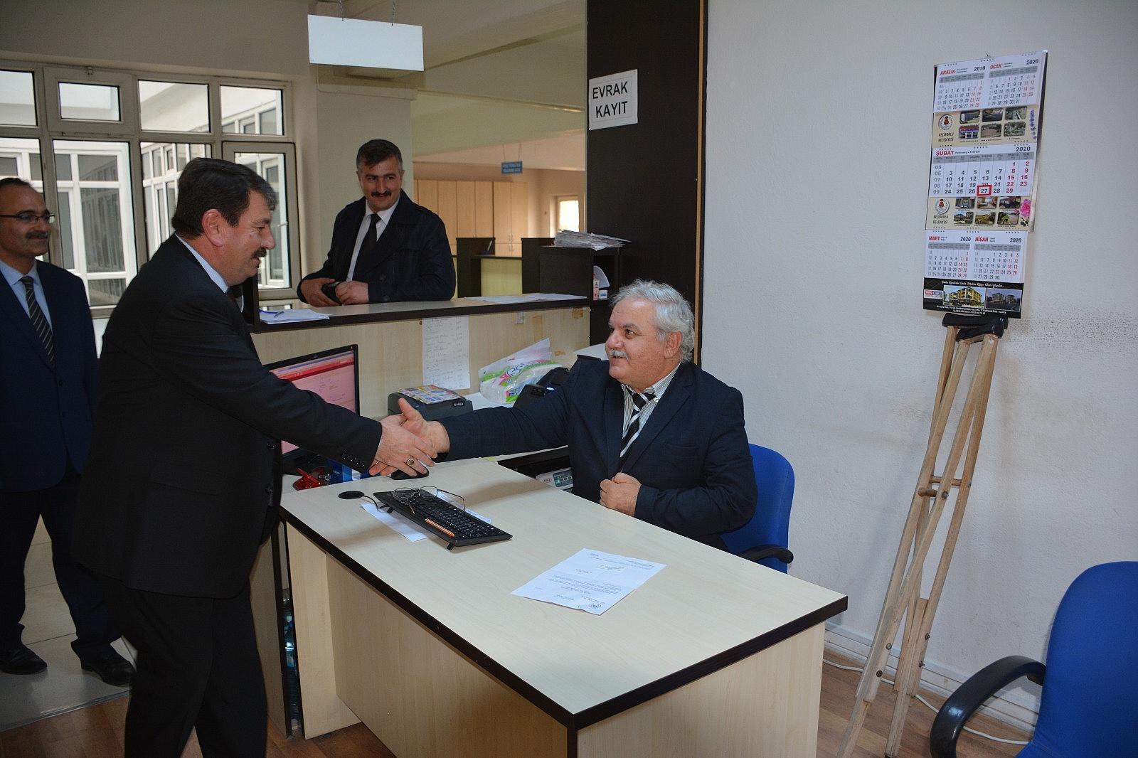 Başkan Sarı Vergi Dairesini Ziyaret Etti