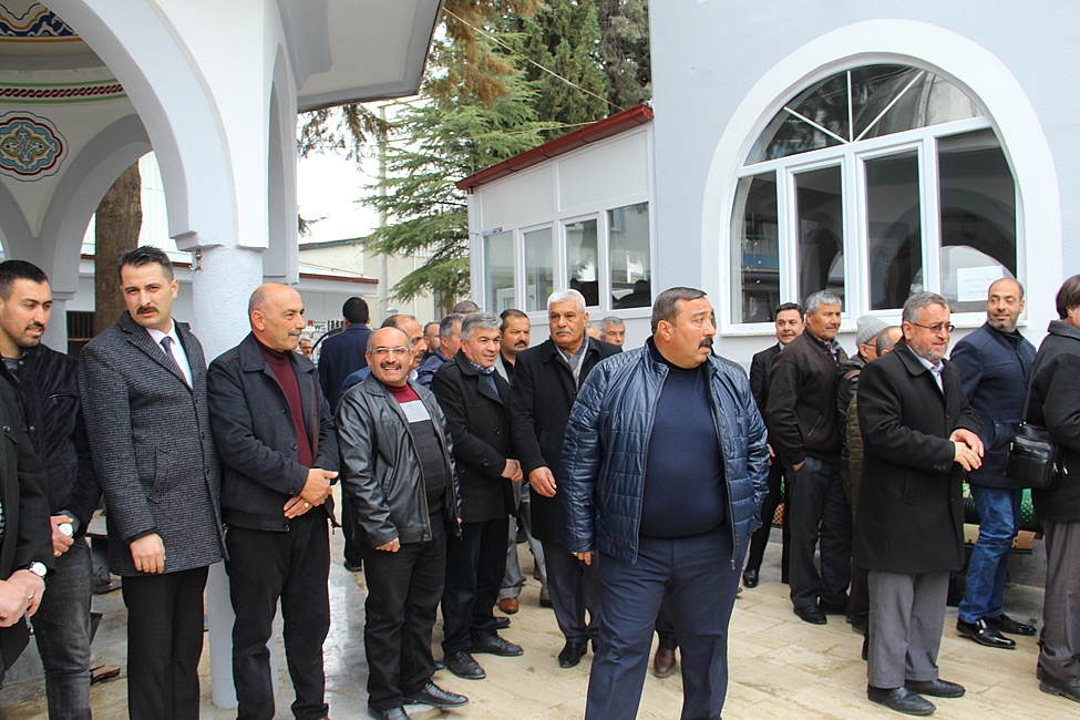 Vali Mustafa Tutulmaz Dinar'da Şehit Yüzbaşı Şahin'in Mevlüt'üne Katıldı