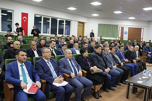 Vali Tutulmaz Dinar'da Muhtarlarla Bir Araya Geldi