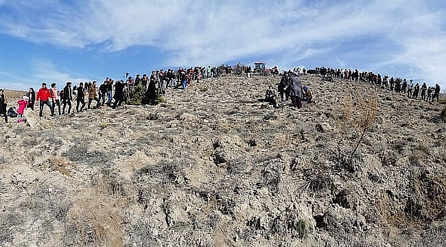 Avşar Köyünde 4 Bin Fidan Toprakla Buluştu