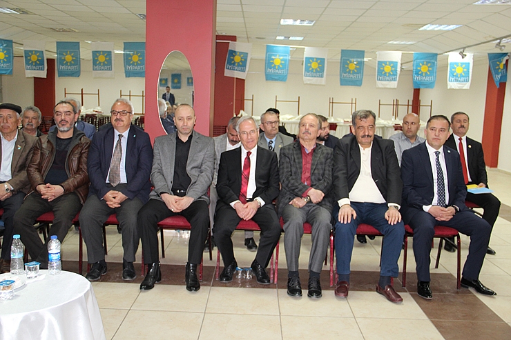 İYİ Parti Dinar'da 2. Olağan Kongresini Yaptı