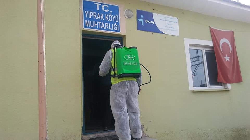 Başkan Çiçek Koronavirüsle Mücadele Ederken, Yol Tamiratlarını da Sürdürüyor