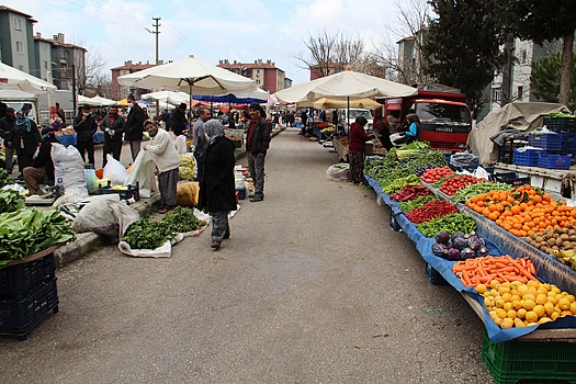 Dinar Sebze Pazarında Zabıta Ekipleri Coronavirüs Tedbirleri Aldı. Video HABER