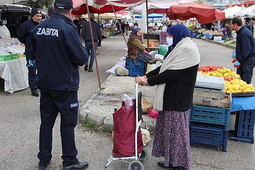 Dinar Sebze Pazarında Zabıta Ekipleri Coronavirüs Tedbirleri Aldı. Video HABER
