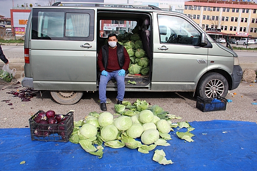 Dinar Sebze Pazarında Zabıta Ekipleri Coronavirüs Tedbirleri Aldı. Video HABER