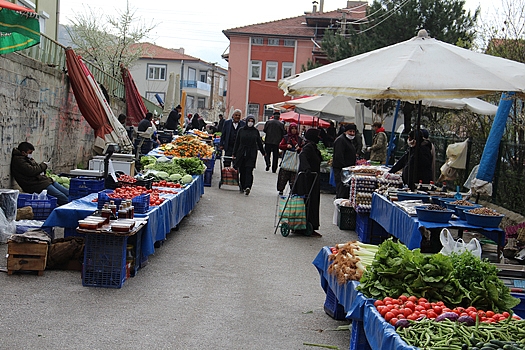 Dinar Sebze Pazarında Zabıta Ekipleri Coronavirüs Tedbirleri Aldı. Video HABER