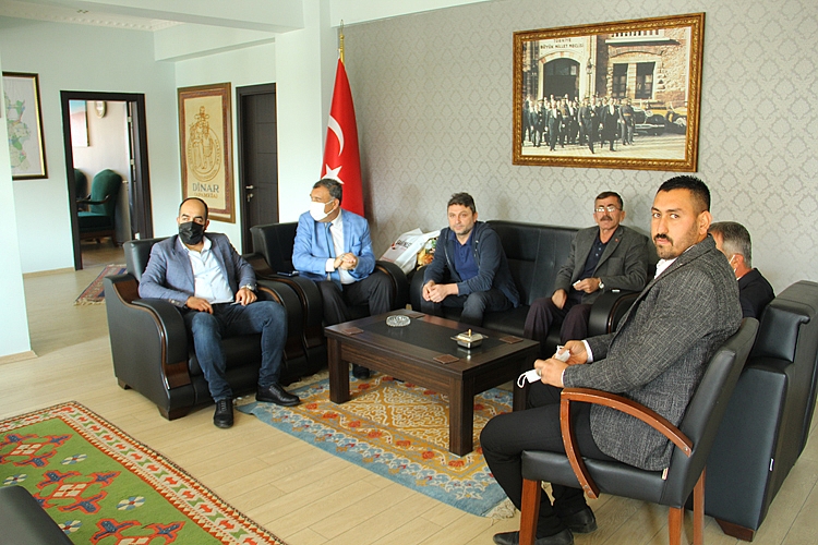 Dinar'da Muhtarlar Günü kutlandı