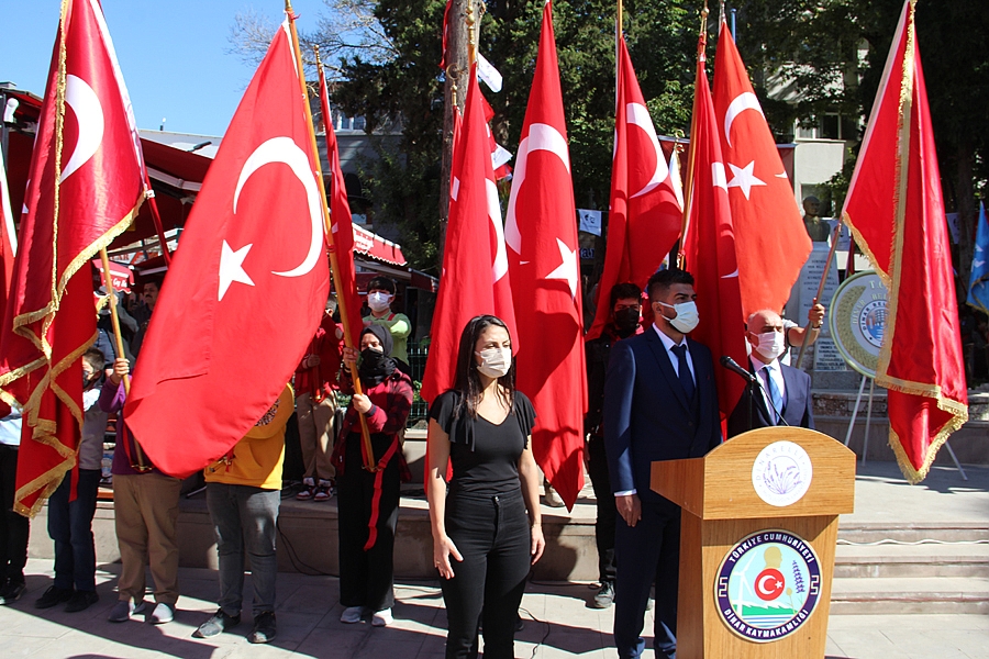 Dinar'da 29 Ekim Cumhuriyet Bayramı Çelenk Koyma Töreni