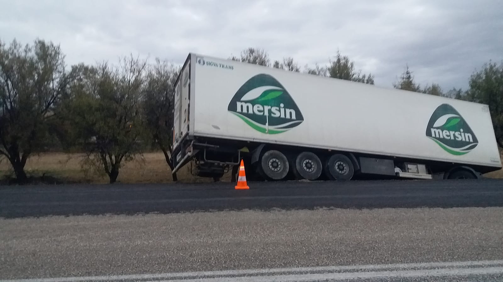 DİNAR'DA KAZA GELİYORUM DEMİYOR.!