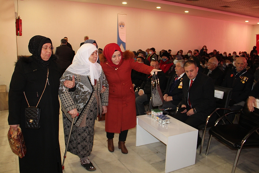 Dinar ilçesinde, 18 Mart Çanakkale Zaferi ve Şehitleri anma günü programı