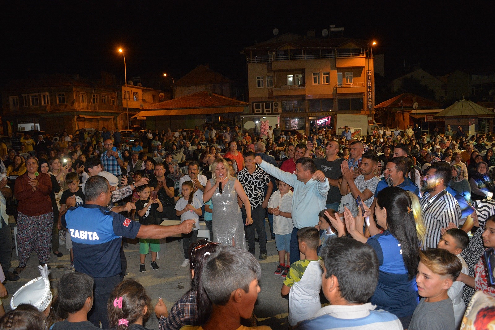 Başkan Sarı, "36 Çocuğumuzun sünnet mutluluğuna ortak olduk"