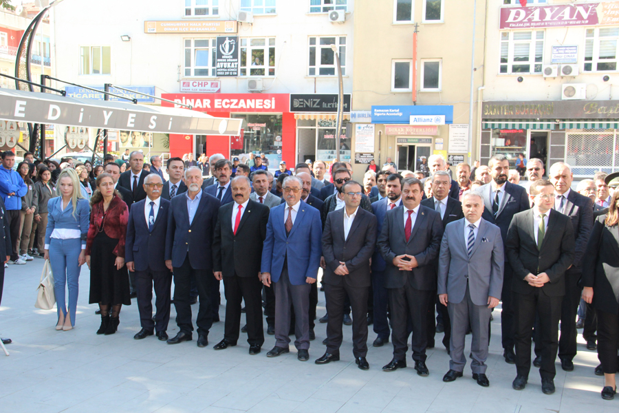 Dinar’da 29 Ekim Cumhuriyet Bayramı Çelenk Koyma Töreni