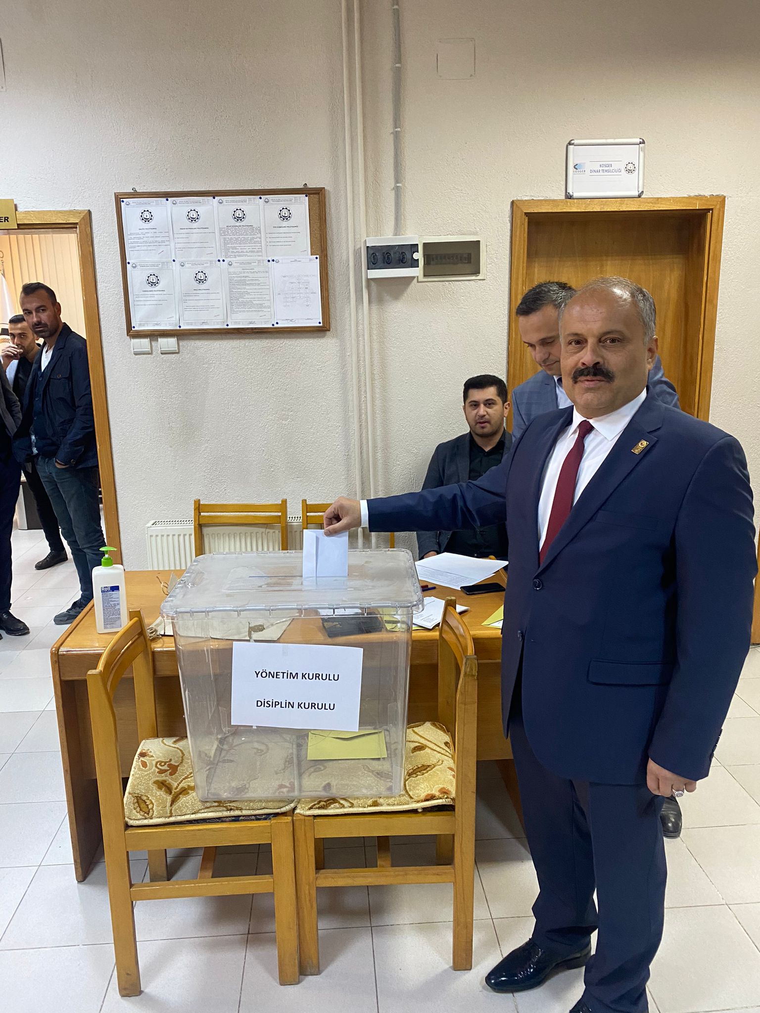 Yönetim Kurulu Üyeleri Veli Özcan'ı Başkan Seçti