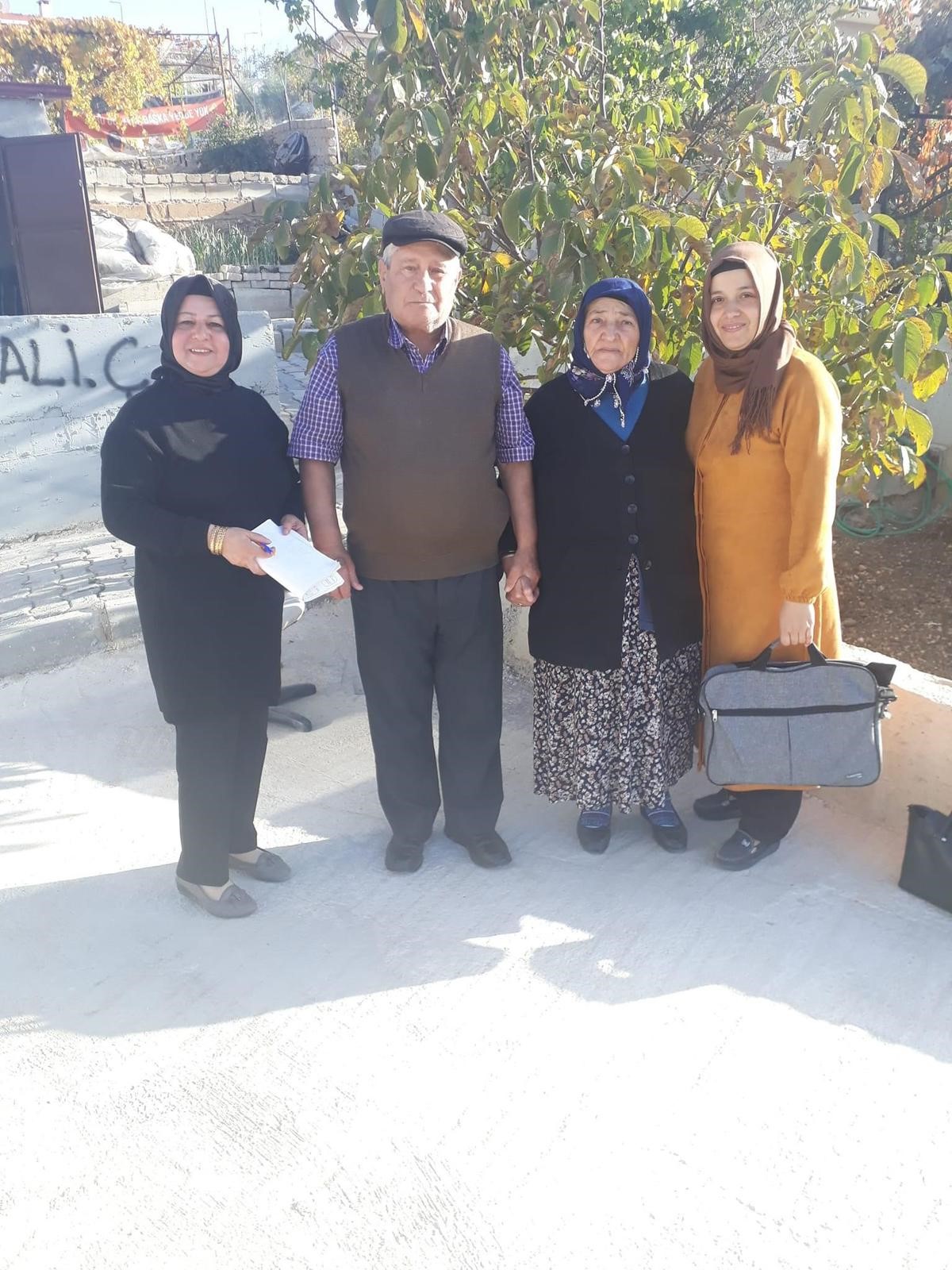 Dinar'da Ak Kadınlar Cumhurbaşkanımız İçin Destek İstiyor