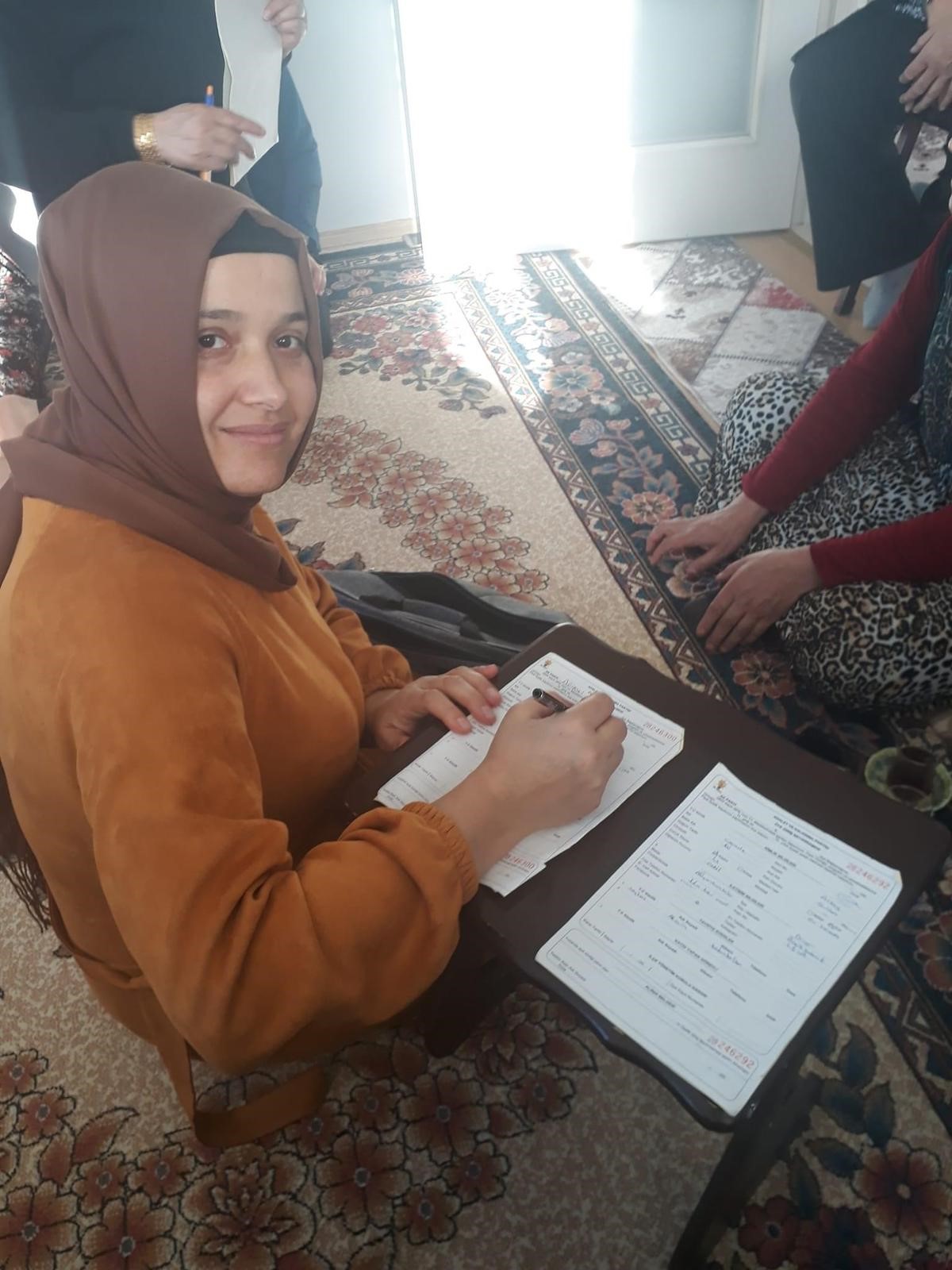 Dinar'da Ak Kadınlar Cumhurbaşkanımız İçin Destek İstiyor