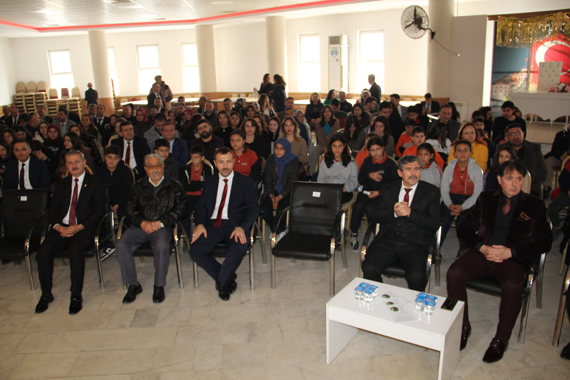 Dinar’da 24 Kasım Öğretmenler günü kutlandı