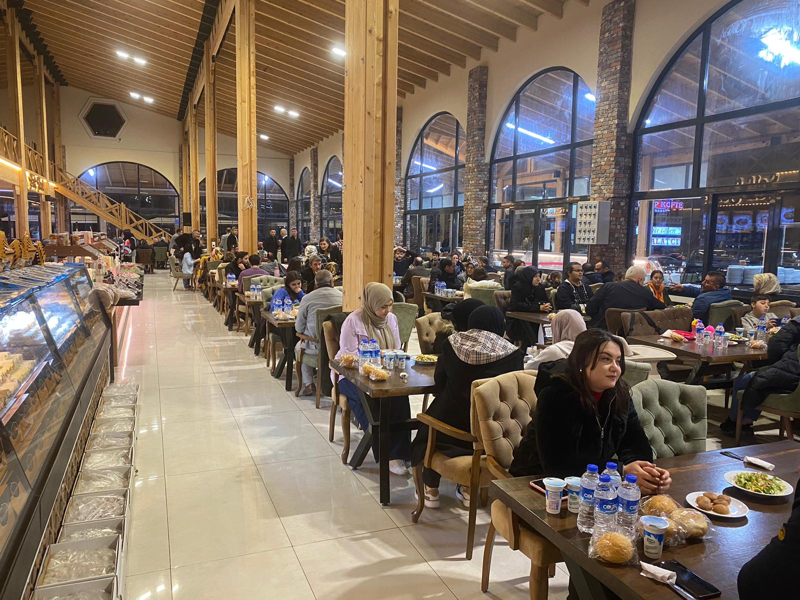 Dinar Eğitim Bir-Sen Birlik ve Kardeşlik sofrasında bir araya geldi