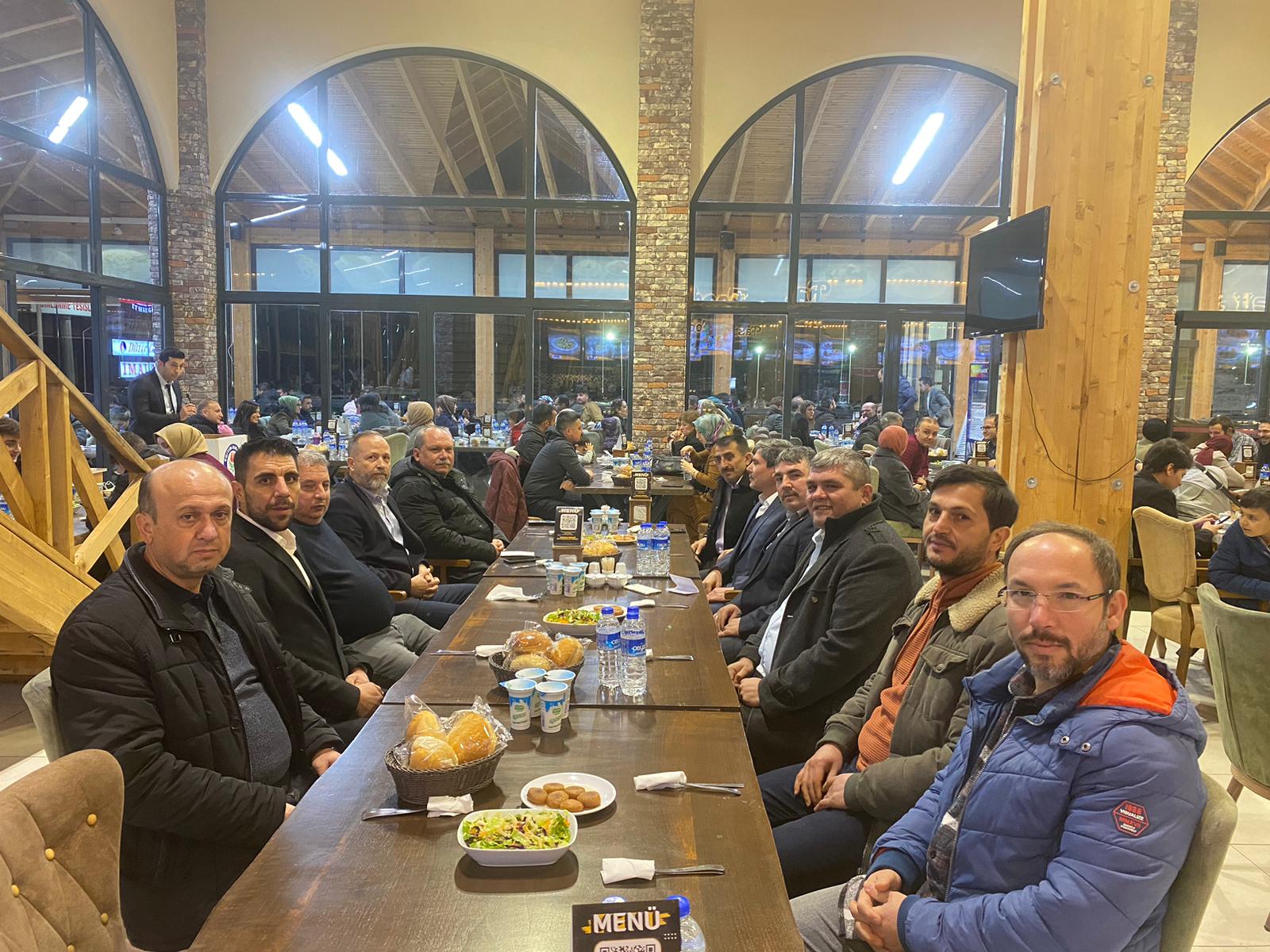 Dinar Eğitim Bir-Sen Birlik ve Kardeşlik sofrasında bir araya geldi