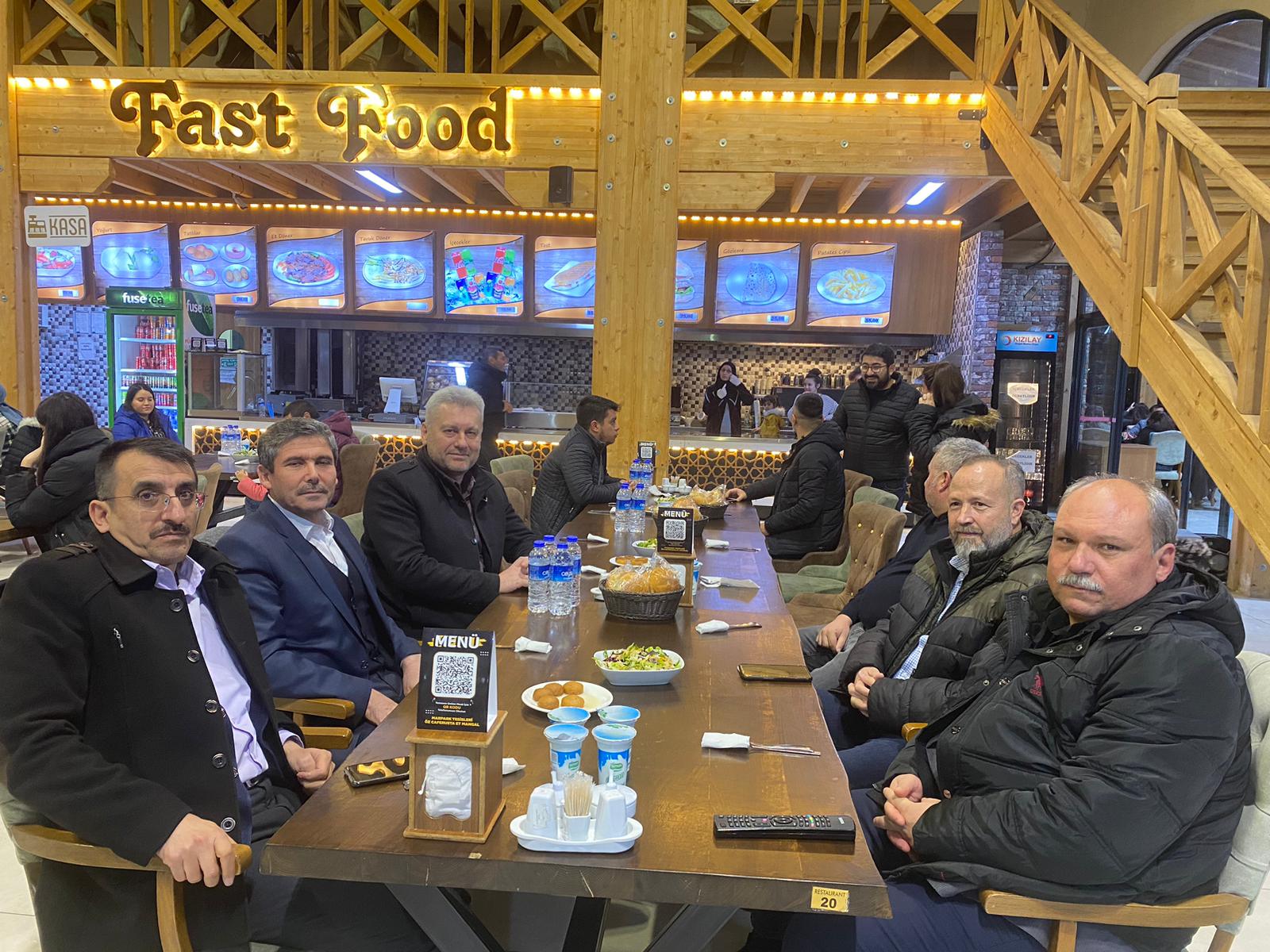 Dinar Eğitim Bir-Sen Birlik ve Kardeşlik sofrasında bir araya geldi