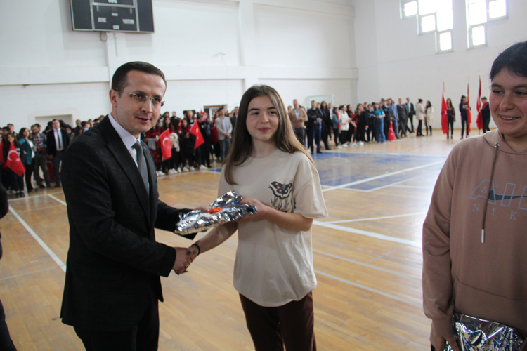 Dinar'da 19 Mayıs  Coşkuyla Kutlandı