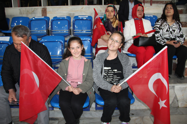 Dinar'da 19 Mayıs  Coşkuyla Kutlandı