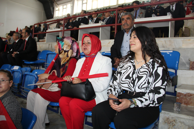 Dinar'da 19 Mayıs  Coşkuyla Kutlandı