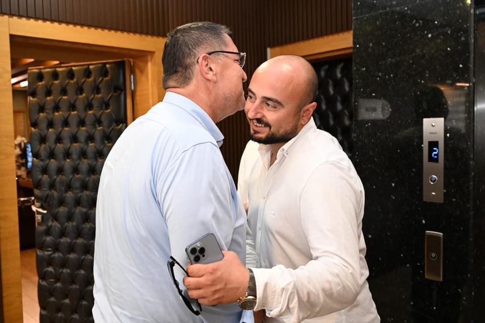 “Belediye Başkanı Veysel Topçu’dan AESOB Başkanı Adlıhan Dere’ye Ziyaret”