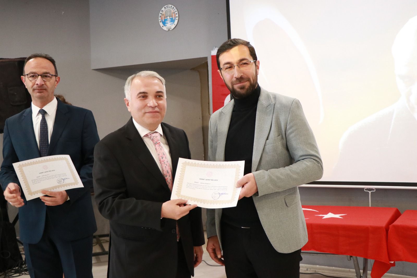Dinar Belediye Başkanı Veysel Topçu, 24 Kasım Öğretmenler Günü Programlarına Katıldı