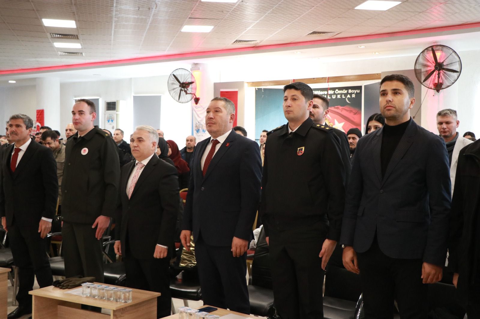 Dinar Belediye Başkanı Veysel Topçu, 24 Kasım Öğretmenler Günü Programlarına Katıldı