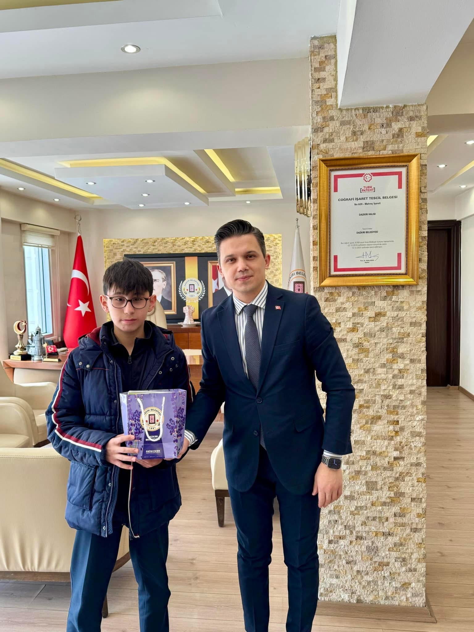 Dazkırı Belediye Başkanı, Taekwondo Sporcularını Tebrik Etti