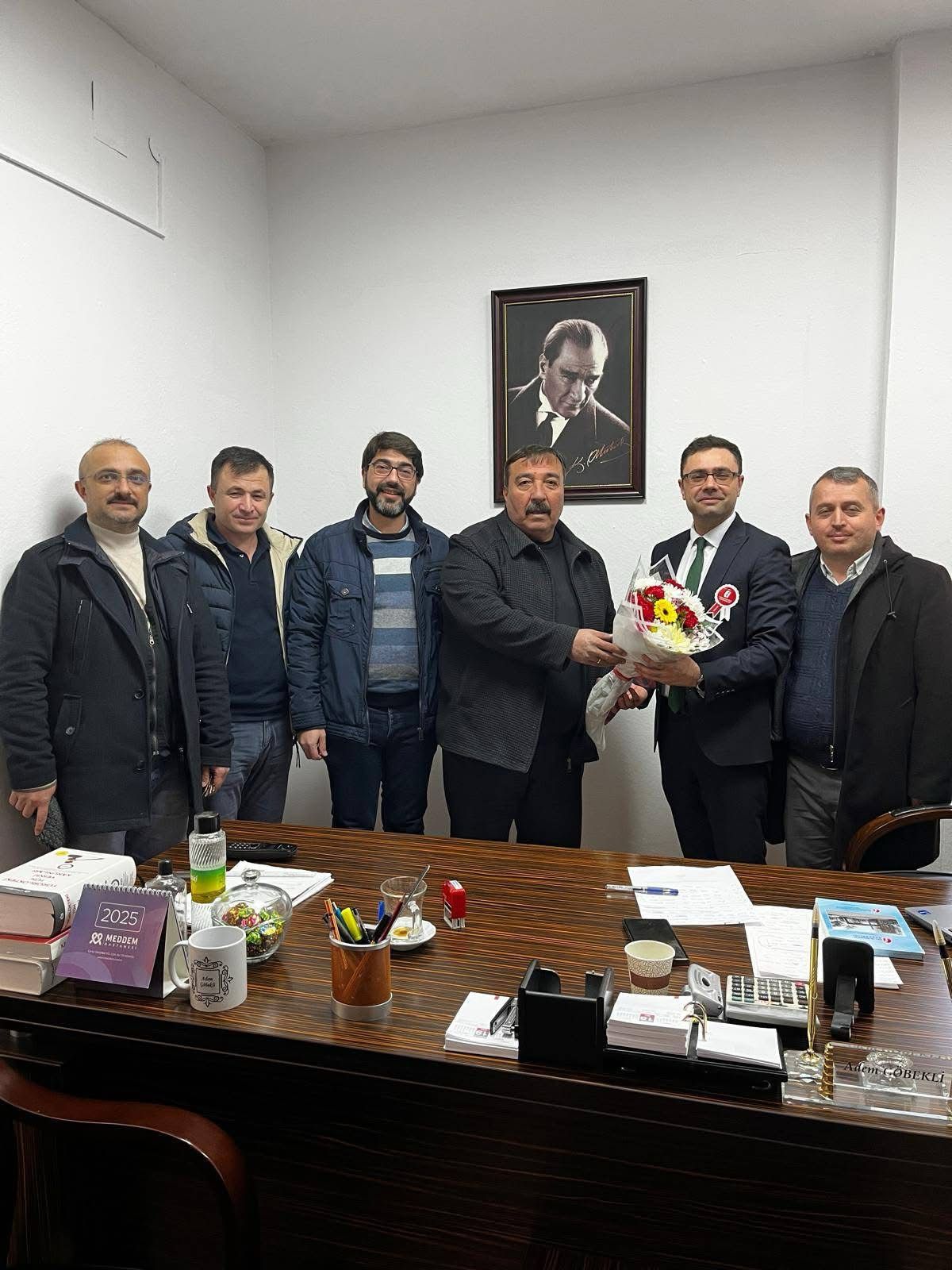 MHP Dinar İlçe Başkanı Mustafa Karahan, Dinar Vergi Dairesi'ni Ziyaret Etti