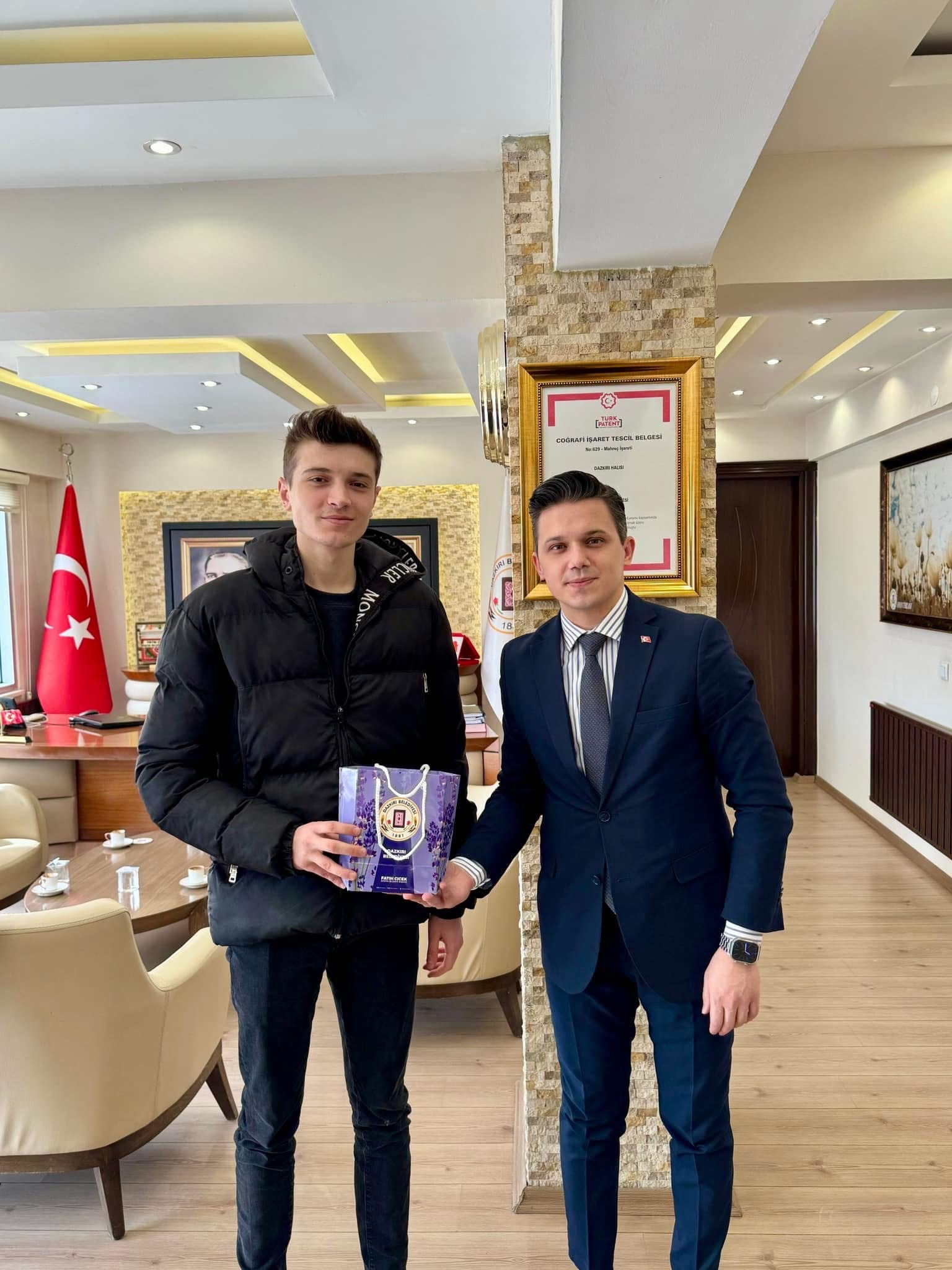 Dazkırı Belediye Başkanı, Taekwondo Sporcularını Tebrik Etti