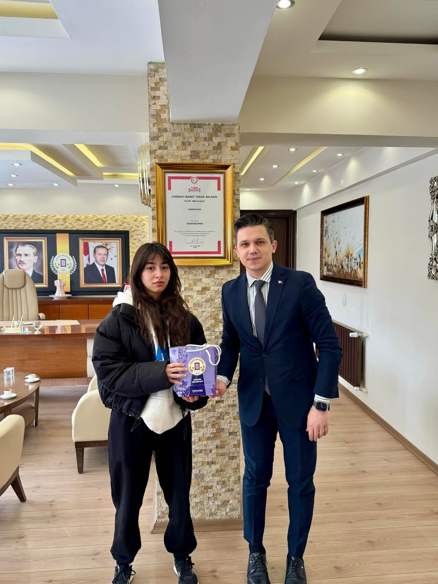 Dazkırı Belediye Başkanı, Taekwondo Sporcularını Tebrik Etti