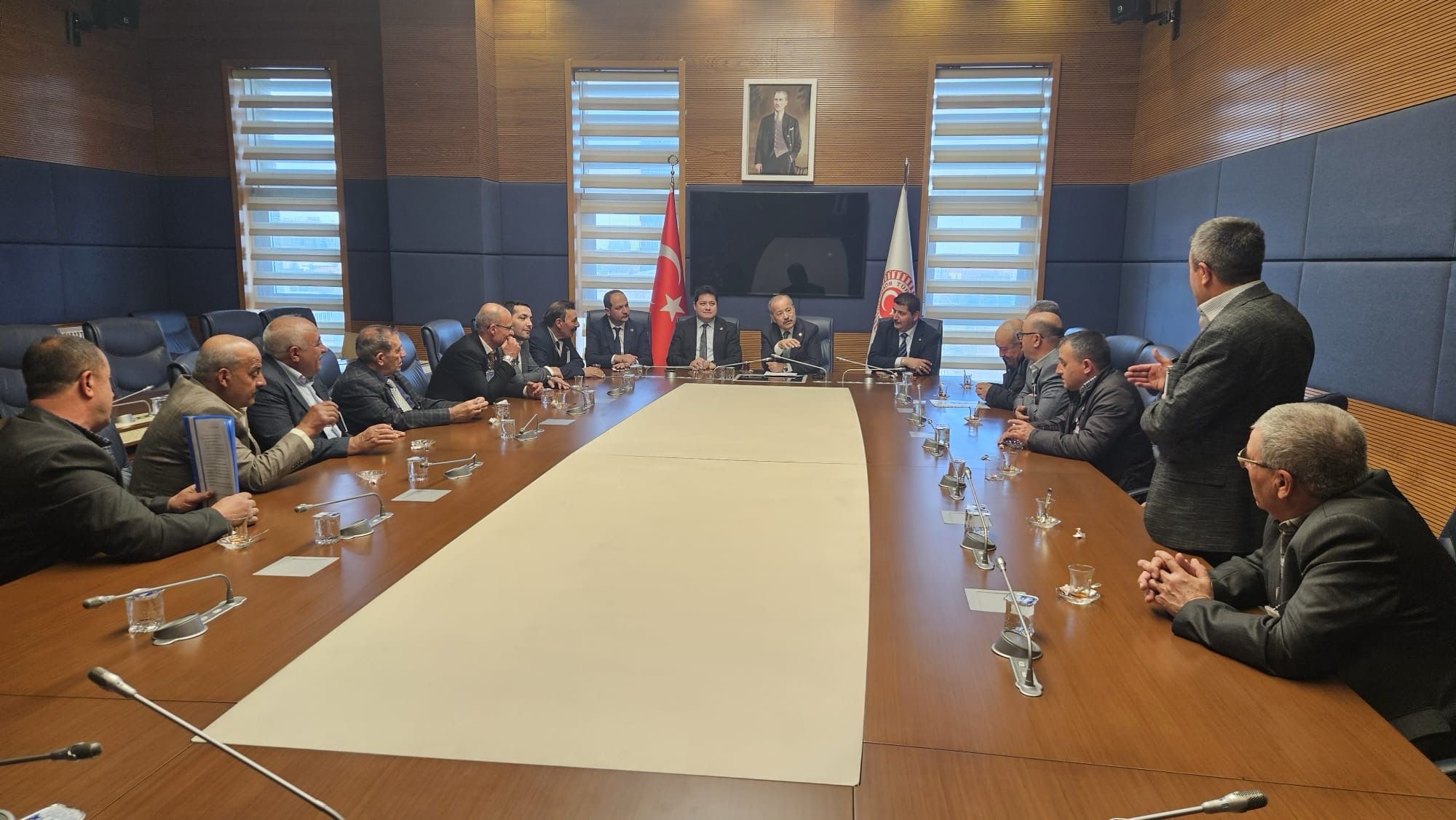 Bolvadin'in Geleceği İçin İş Birliği Toplantısı: Mehmet Taytak Yerel Yöneticilerle Buluştu
