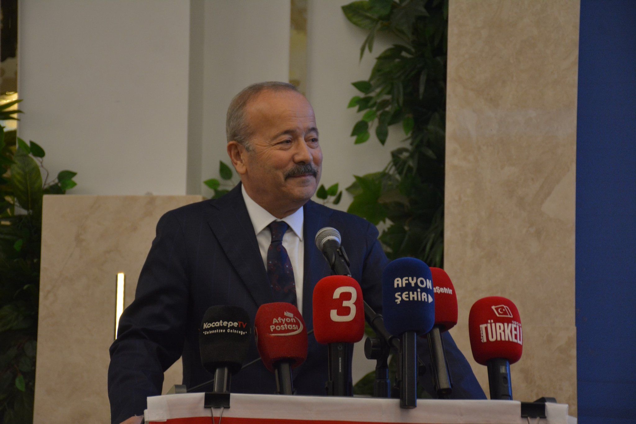 Afyonkarahisar'da MHP'den Geniş Katılımlı İftar Programı 